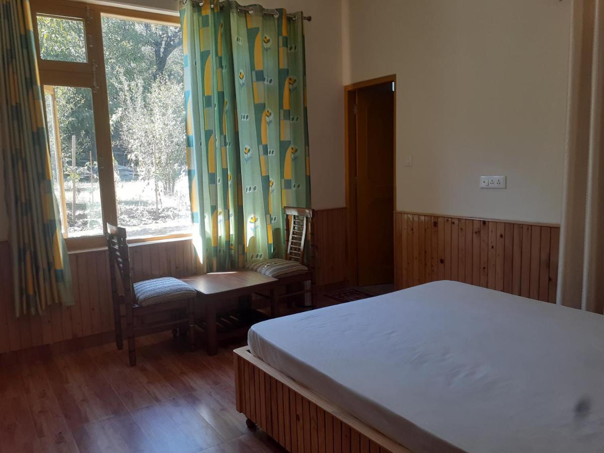 Gazing Moon Homestay Shamshi Exterior photo